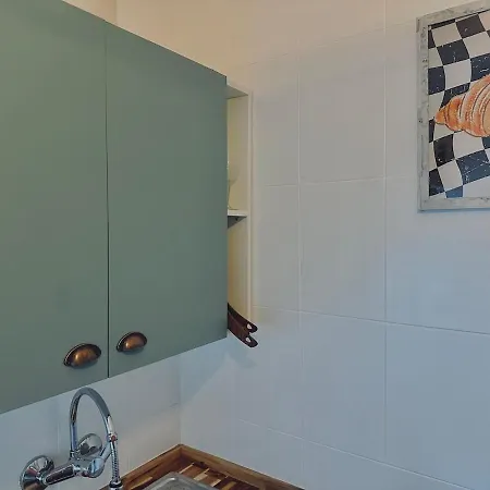 Near The Cathedral Lacuevitadeleo 톨레도