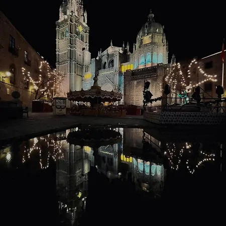 Near The Cathedral Lacuevitadeleo Toledo