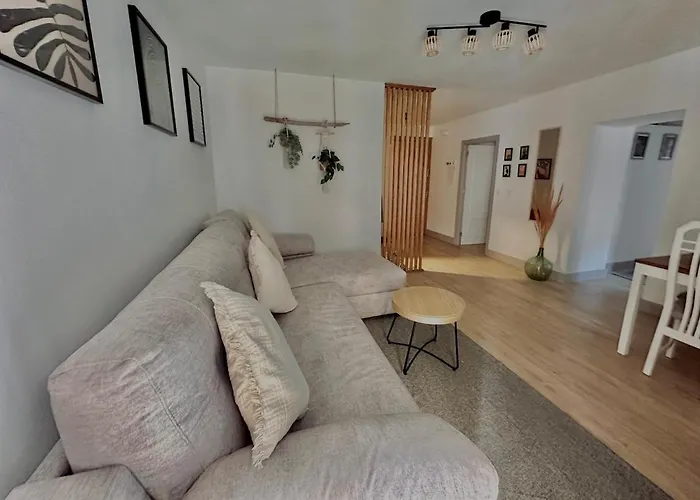 Near The Cathedral Lacuevitadeleo *